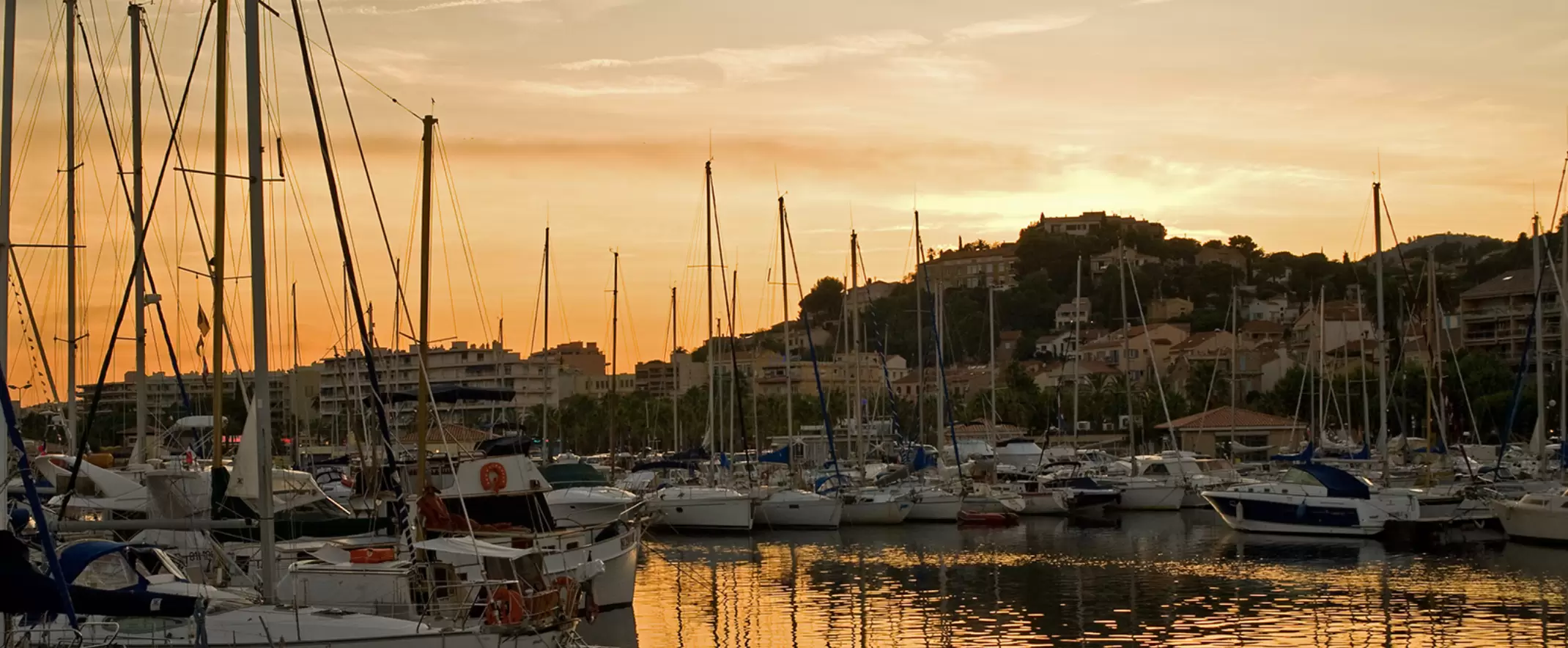 vue panoramique Coucher de soleil sur le port